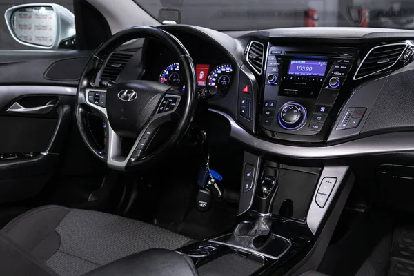 Novosibirsk Russia June 2020 Hyundai I40 Dark Car Interior Steering — Stock Photo, Image