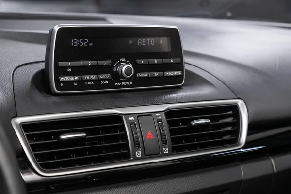 Nowosybirsk Rosja Czerwca 2020 Mazda Audio Stereo System Panel Sterowania — Zdjęcie stockowe