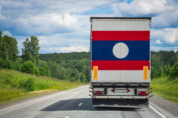 Camión Con Bandera Nacional Laos Representada Puerta Trasera Lleva Mercancías — Foto de Stock