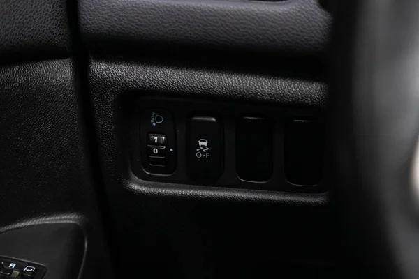Novosibirsk Russia 2020年6月3日 三菱Asx ヘッドライト設定ボタンのクローズアップ 現代の車のインテリア — ストック写真