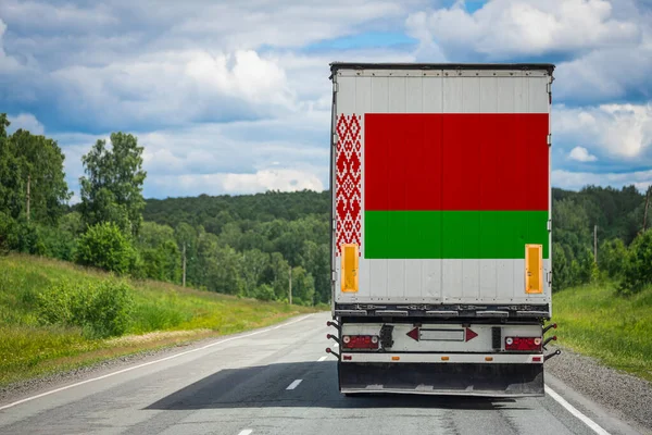 Caminhão Com Bandeira Nacional Bielorrússia Retratado Porta Das Traseiras Transporta — Fotografia de Stock