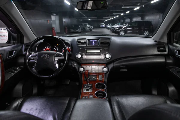 Novosibirsk Rusya Haziran 2020 Toyota Highlander Prestige Araba Içi Gösterge — Stok fotoğraf