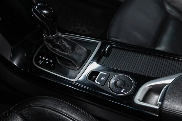 Novosibirsk Russia June 2020 Hyundai I40 Gear Shift 汽车自动变速箱 汽车内部 — 图库照片