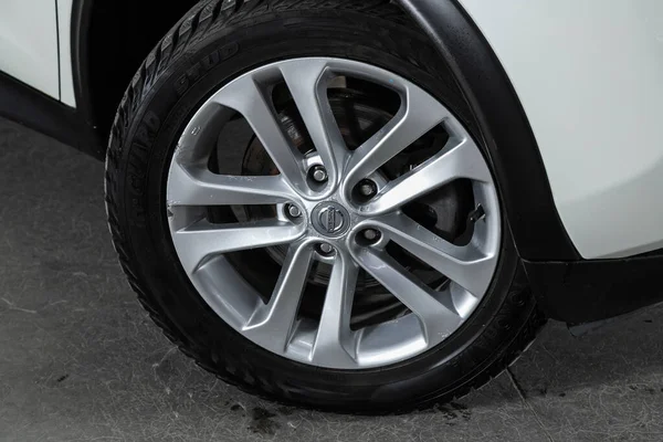 Novoszibirszk Oroszország Június 2020 Nissan Juke Car Wheel Alloy Wheel — Stock Fotó