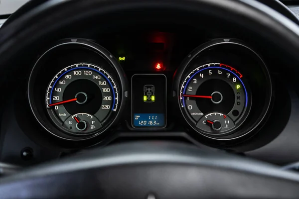 Novosibirsk Rusko Června 2020 Mitsubishi Pajero Autosalon Digitální Světelný Tachometr — Stock fotografie