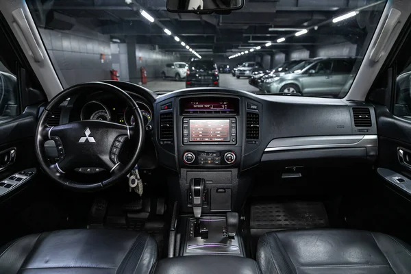 Novosibirsk Rusia Junio 2020 Mitsubishi Pajero Prestige Interior Del Coche —  Fotos de Stock