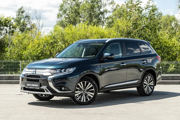 Novosibirsk Rusko Července 2020 Černá Mitsubishi Outlander Pohled Zepředu Fotografie — Stock fotografie