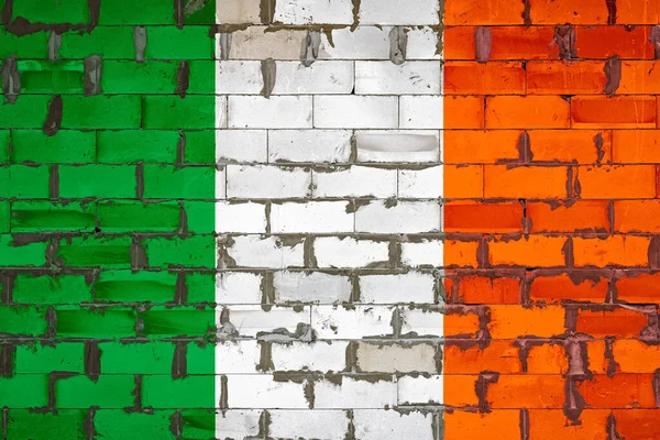 Flaga Narodowa Irlandii Malowana Ścianie Bloków Sibitowych Cementem Symbolem Kraju — Zdjęcie stockowe