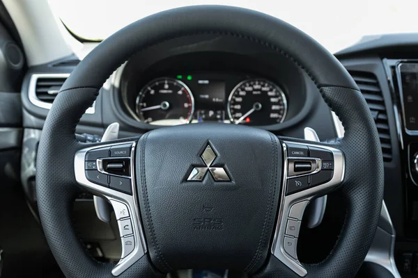 Novosibirsk Ρωσία Ιούλιος 2020 Mitsubishi Pajero Sport Auto Interior Τιμόνι — Φωτογραφία Αρχείου