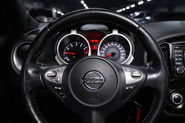 Novosibirsk Rusland April 2020 Nissan Juke Auto Interieur Stuurwiel Met — Stockfoto