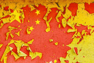 Çin 'in ulusal bayrağı eski metal bir duvara eski püskü boyayla boyanmış. Ülke sembolü.