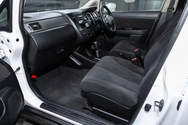 Novosibirsk Rusya Temmuz 2020 Nissan Tiida Latio Dark Car Interior — Stok fotoğraf