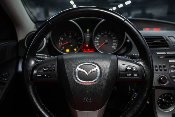 Novoszibirszk Oroszország Július 2020 Mazda Prestige Autó Belsejében Műszerfal Kormánykerék — Stock Fotó