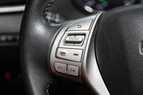 2020年8月1日 Nissan Trail New Black Steering Wheel Multifunctions Buttons Rapid — 图库照片