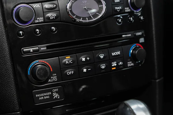 Novosibirsk Russia August 2020 Infiniti Vehicle Interior Visible Climate Controls — Stock Photo, Image