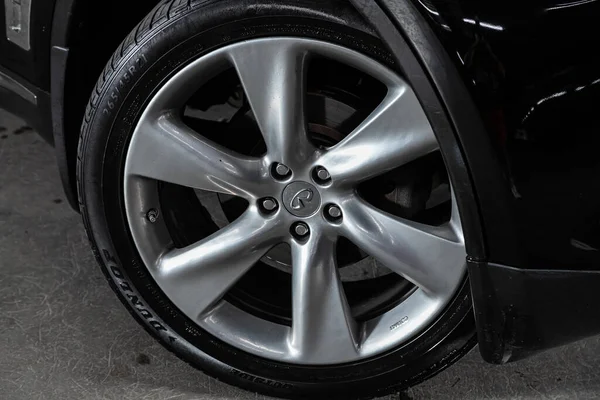 Novosibirsk Russia August 2020 Infiniti Car Wheel Black Car Close — 스톡 사진