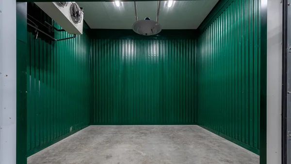 Almacén Interior Perfil Metálico Verde Con Suelo Hormigón Aire Acondicionado —  Fotos de Stock