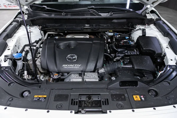 Novosibirsk Rusia Agosto 2020 Mazda Primer Plano Bloque Motor Limpio —  Fotos de Stock
