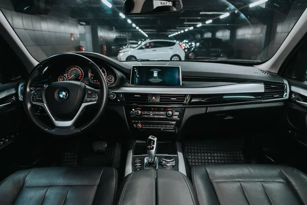 Novosibirsk Rusia September 2020 Bmw Mobil Mewah Interior Roda Kemudi — Stok Foto