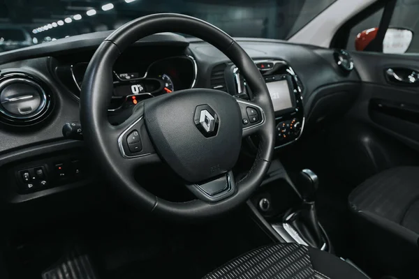 Novosibirsk Rusland September 2020 Renault Kapture Details Cockpitinterieur Snelheidsmeter Toerenteller — Stockfoto