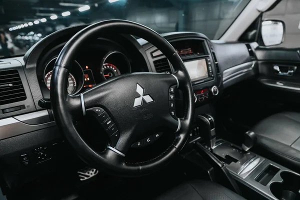 Novosibirsk Ρωσία Σεπτεμβρίου 2020 Mitsubishi Pajero Σαλόνι Ενός Νέου Κομψού — Φωτογραφία Αρχείου