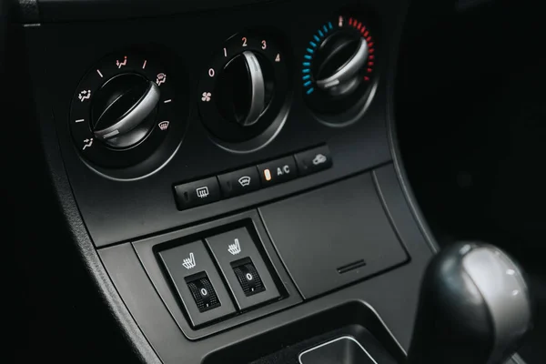Novosibirsk Rusko Září 2020 Mazda Detailní Záběr Černého Tlačítka Klimatizace — Stock fotografie