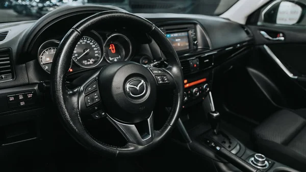 Novosibirsk Rússia Setembro 2020 Mazda Detalhes Cabine Interior Cockpit Velocímetro — Fotografia de Stock