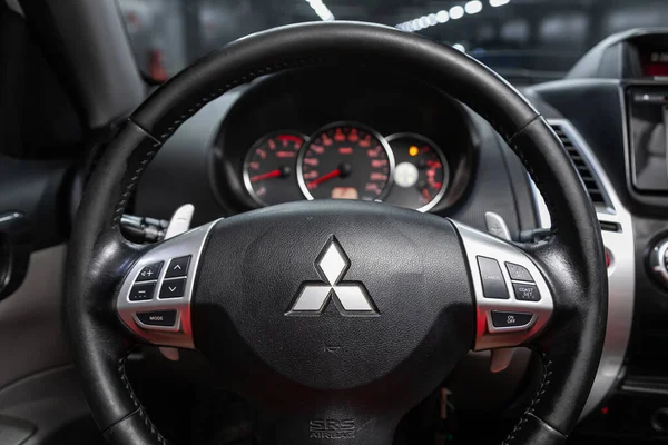 Novosibirsk Ρωσία Αυγούστου 2020 Mitsubishi Pajero Sport Πιλοτήριο Εσωτερική Καμπίνα — Φωτογραφία Αρχείου