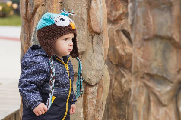 Enfant Jouant Sur Une Aire Jeux Extérieure Activité Estivale Saine — Photo