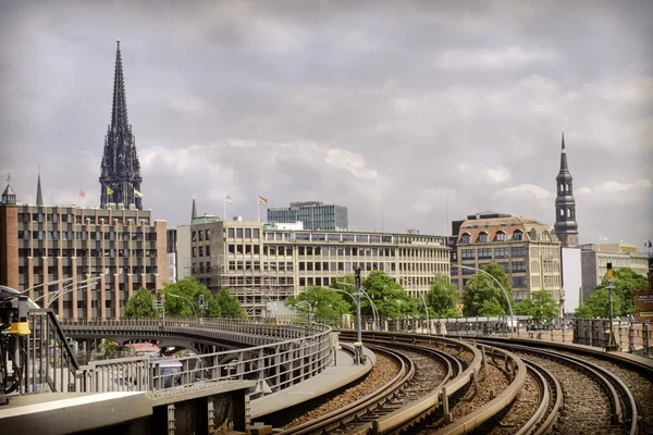 Metrodaki şehir panoraması