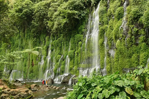 Aşık aşık Falls Alamada, Kuzey Cotabato, Filipinler