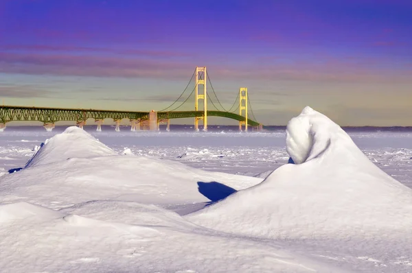 Podul Mackinac Din Strâmtoarea Mackinac Care Leagă Peninsulele Superioare Inferioare — Fotografie, imagine de stoc