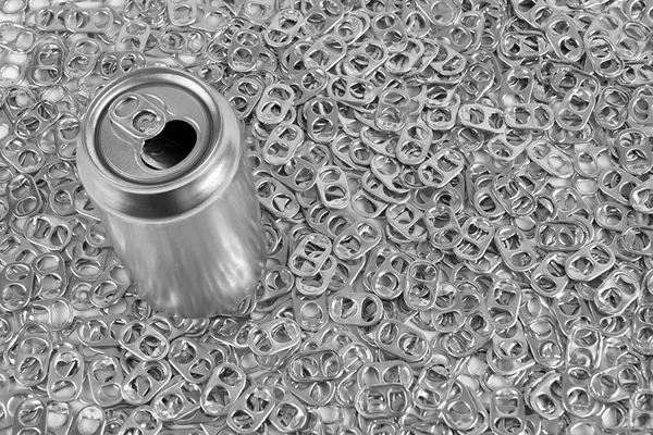 Soda Kan Aluminium Dra Ringar Bakgrund Stockbild