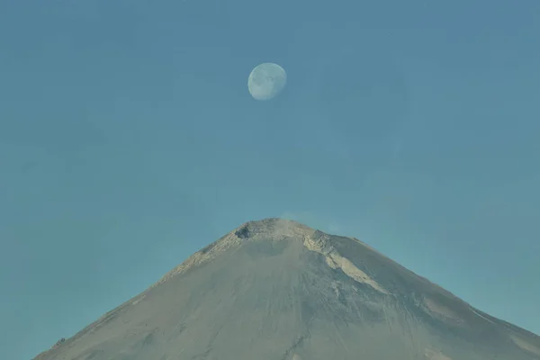 Cielo Paisaje Luna Volcán Popocatepetl —  Fotos de Stock