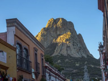 Panoramik İmparator Maximilian Anıtı Chapel Hill, çan (Cerro de Las Campanas) Santiago de Quertaro, Meksika içinde yer alan. 