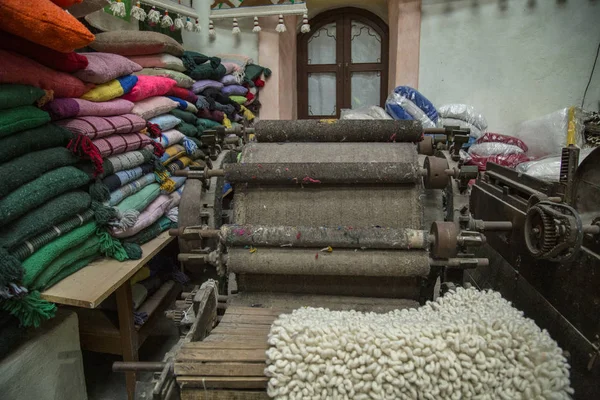 Wever Actie Productieproces Van Stof Breien Gereedschap Materiaal Produceren Proces — Stockfoto