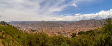 Cusco ana kare (Plaza de Armas üzerinde 20 Ocak 2019 panoramik havadan görünümü)
