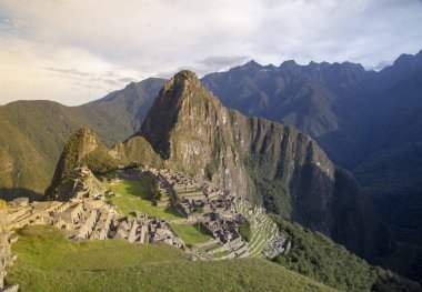 Machu Picchu, Peru - Ruins İnka İmparatorluğu'nun şehir ve Huaynapicchu dağ, kutsal vadi