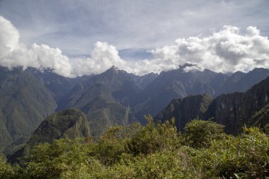 Machu Picchu ve Huayna Picchu dağ güneş kapıdan görülme Peru,