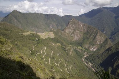 Machu Picchu ve Huayna Picchu dağ güneş kapıdan görülme Peru,