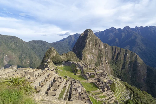Machu Picchu Pérou Ruines Ville Empire Inca Montagne Huaynapicchu Vallée — Photo