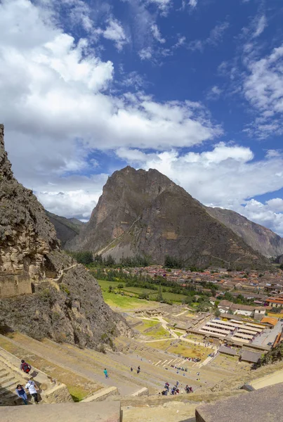 Vista Del Sitio Arqueológico Inca Con Templo Del Sol Ollantaytambo — Foto de Stock