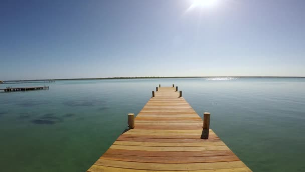Vacker Laguna Bacalar Över Horisonten Lagun Sju Färgerna Quintana Roo — Stockvideo