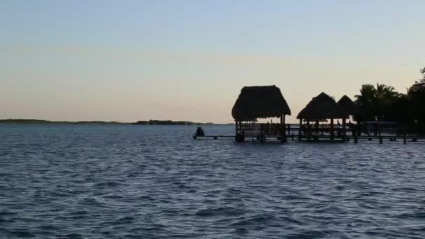 Vacker Soluppgång Meditation Lagunen Sju Färgerna Bacalar Quintana Roo Mexiko — Stockvideo