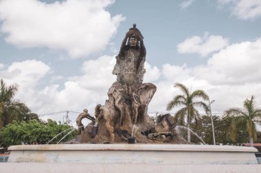 Birlikten kuvvet Chetumal anıt Rönesans sembolü kasırga Janet sonra Chetumaleos için bir haraç olarak oluşturuldu.