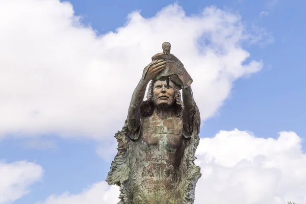 El símbolo renacentista de la fuerza en Chetumal El monumento fue creado como homenaje a los Chetumaleos, después del huracán Janet . —  Fotos de Stock