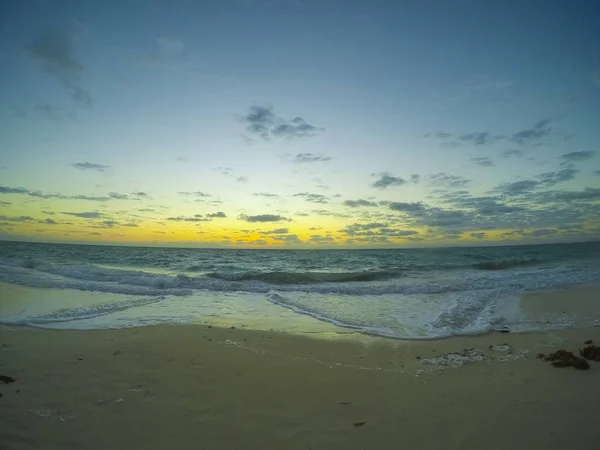 Sunrise on playa blanca, cancun Quintana Roo, Mexico — ストック写真