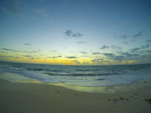 Sunrise on playa blanca, cancun Quintana Roo, Mexico — ストック写真