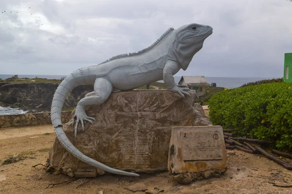 Statue d'iguane géant sur isla mujeres, cancun, mexicain — Photo