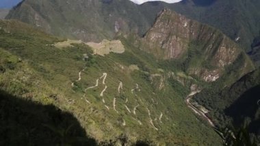 panoramik görünüm Machu Picchu, Peru - Ruins İnka İmparatorluğu'nun şehir ve Huaynapicchu dağ, kutsal vadi